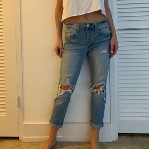 Light wash destroyed tomgirl American eagle jean